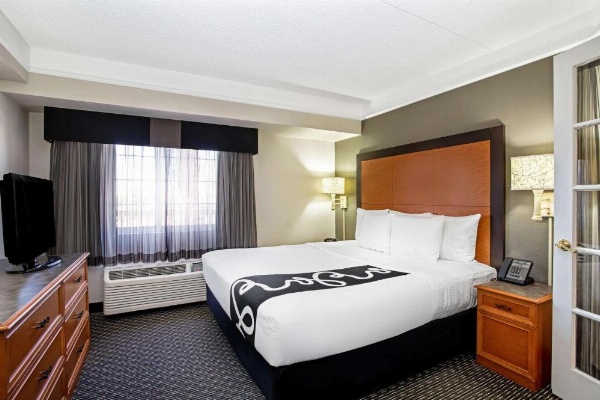 La Quinta Inn & Suites by Wyndham Tucson Airport image 24